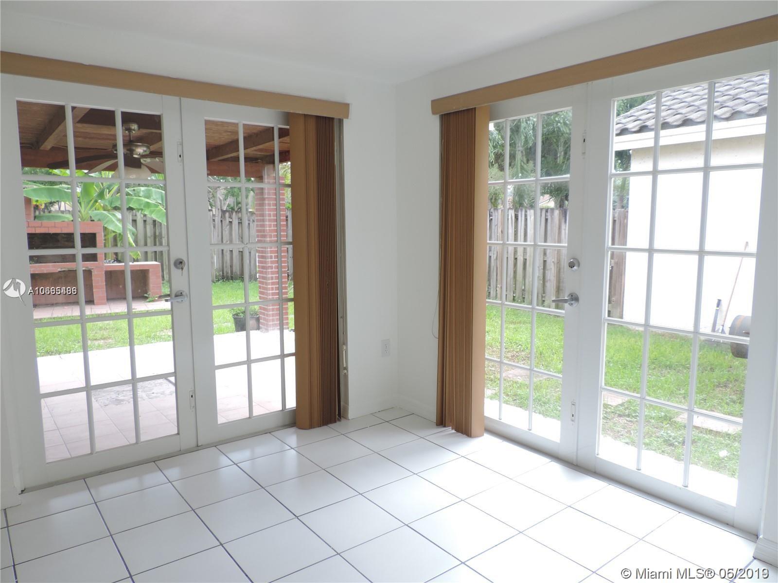 5091 Southwest 154th Place Miami, FL 33185 - Photo 20 of 27