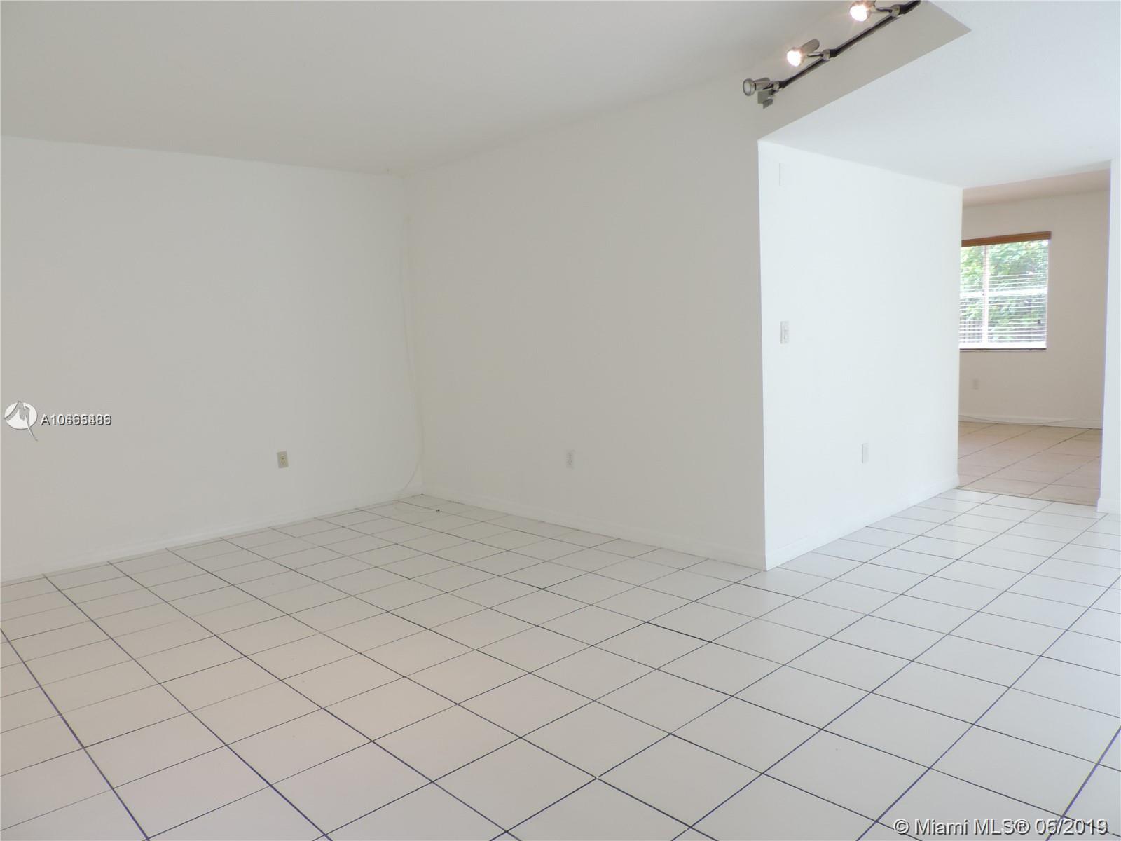 5091 Southwest 154th Place Miami, FL 33185 - Photo 3 of 27