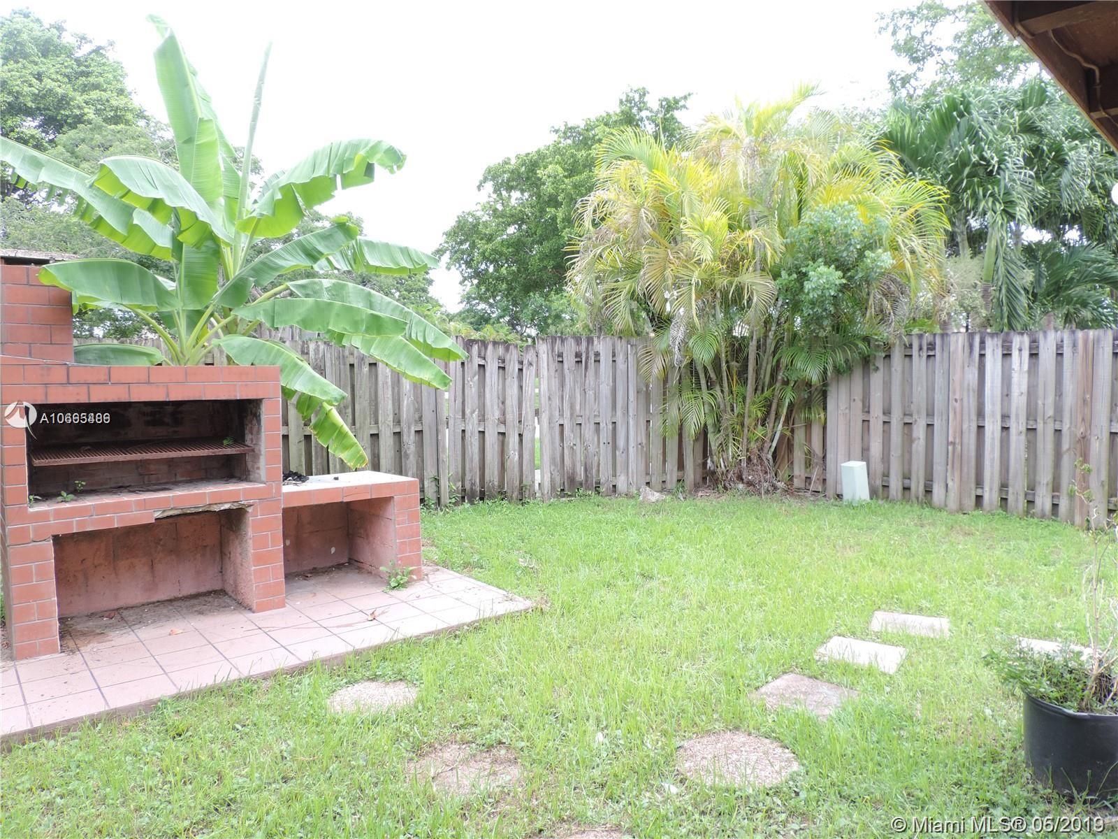 5091 Southwest 154th Place Miami, FL 33185 - Photo 24 of 27