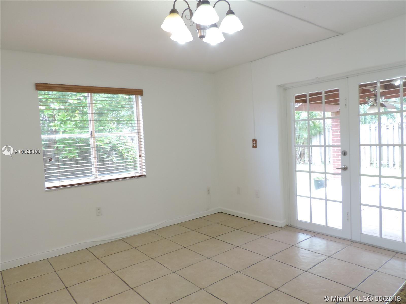 5091 Southwest 154th Place Miami, FL 33185 - Photo 5 of 27