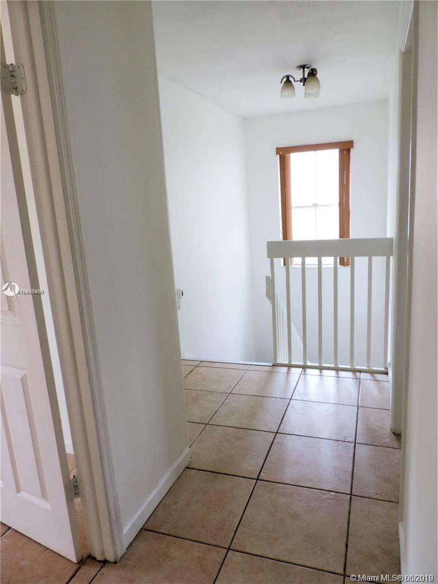 5091 Southwest 154th Place Miami, FL 33185 - Photo 10 of 27