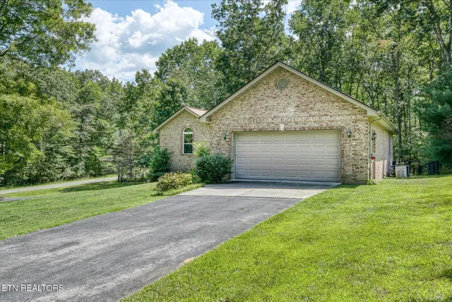 $389,000 | 3100 Crow Drive, Crossville, TN 38572