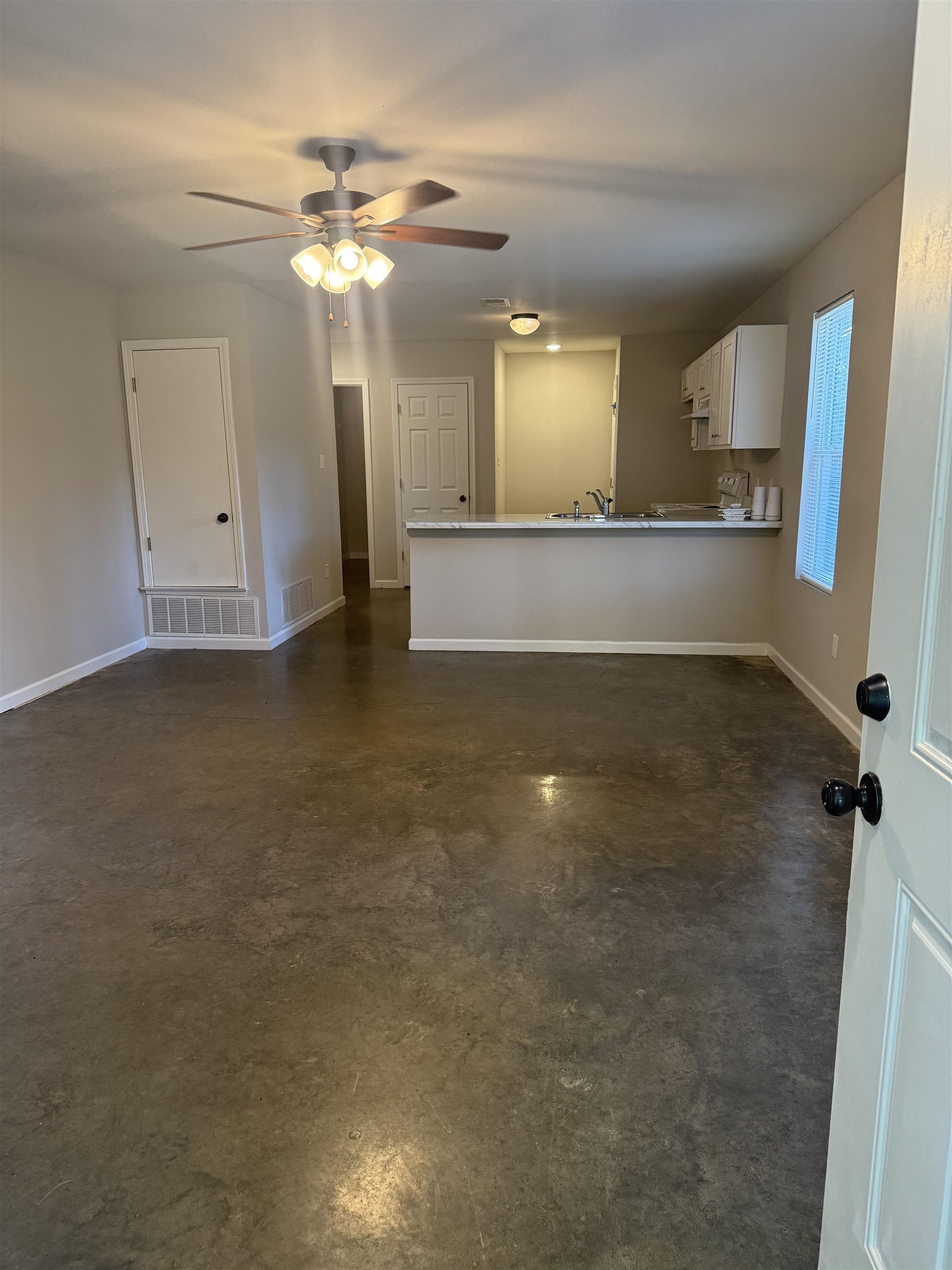 4589 Range Line Road Memphis, TN 38127 - Photo 4 of 25 a view of a kitchen cabinets and a kitchen