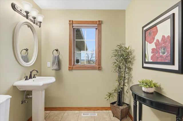 $650,000 | 30190 Quandam Lane, Center City, MN 55012