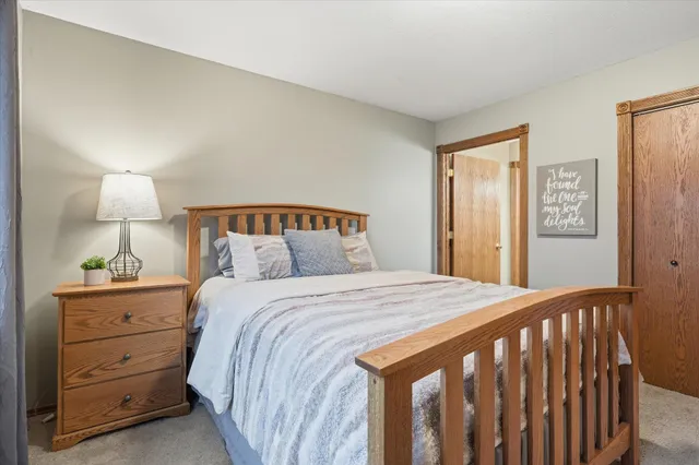 $675,000 | 30190 Quandam Lane, Center City, MN 55012