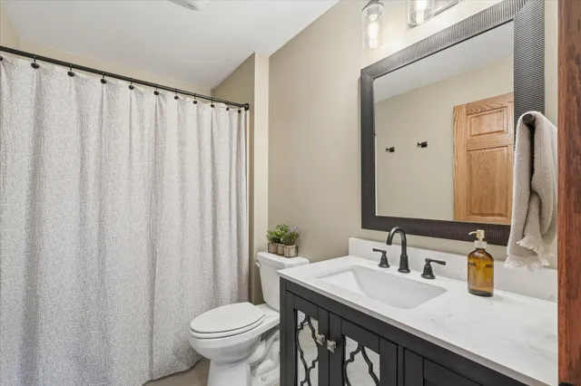 $675,000 | 30190 Quandam Lane, Center City, MN 55012