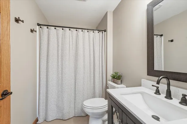 $675,000 | 30190 Quandam Lane, Center City, MN 55012