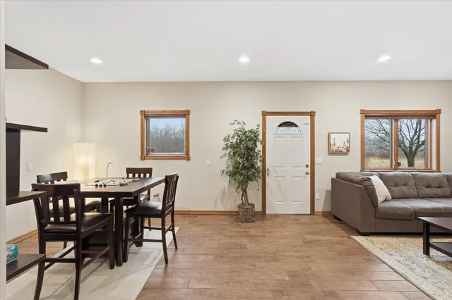 $650,000 | 30190 Quandam Lane, Center City, MN 55012