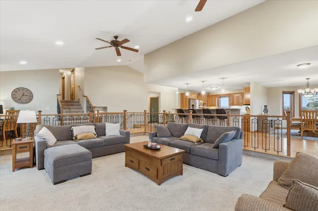 $650,000 | 30190 Quandam Lane, Center City, MN 55012