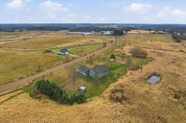 $650,000 | 30190 Quandam Lane, Center City, MN 55012