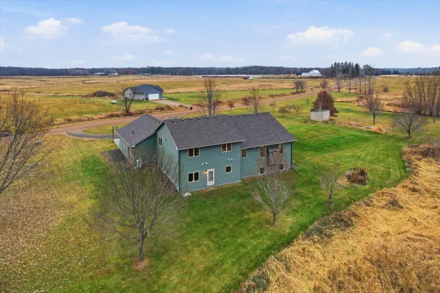 $675,000 | 30190 Quandam Lane, Center City, MN 55012