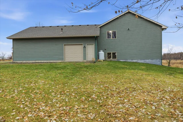 $650,000 | 30190 Quandam Lane, Center City, MN 55012