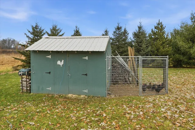 $650,000 | 30190 Quandam Lane, Center City, MN 55012