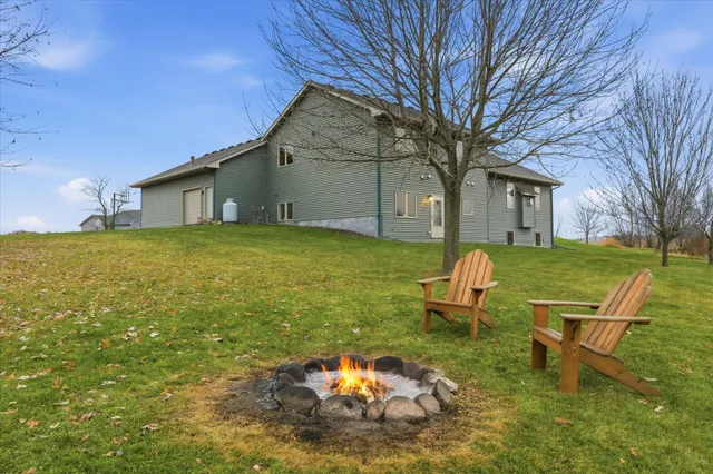 $650,000 | 30190 Quandam Lane, Center City, MN 55012