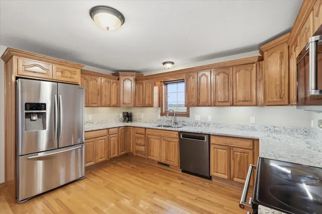 $675,000 | 30190 Quandam Lane, Center City, MN 55012