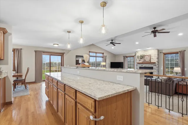 $675,000 | 30190 Quandam Lane, Center City, MN 55012