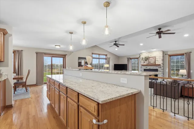$650,000 | 30190 Quandam Lane, Center City, MN 55012
