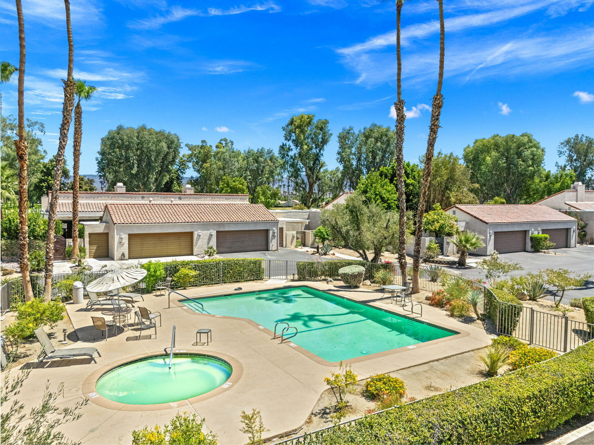 925 Inverness Drive Rancho Mirage, CA 92270 - Photo 9 of 70 Community pool steps away