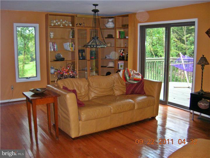 145 Dowlin Forge Road Downingtown, PA 19335 - Photo 12 of 21 Living Room