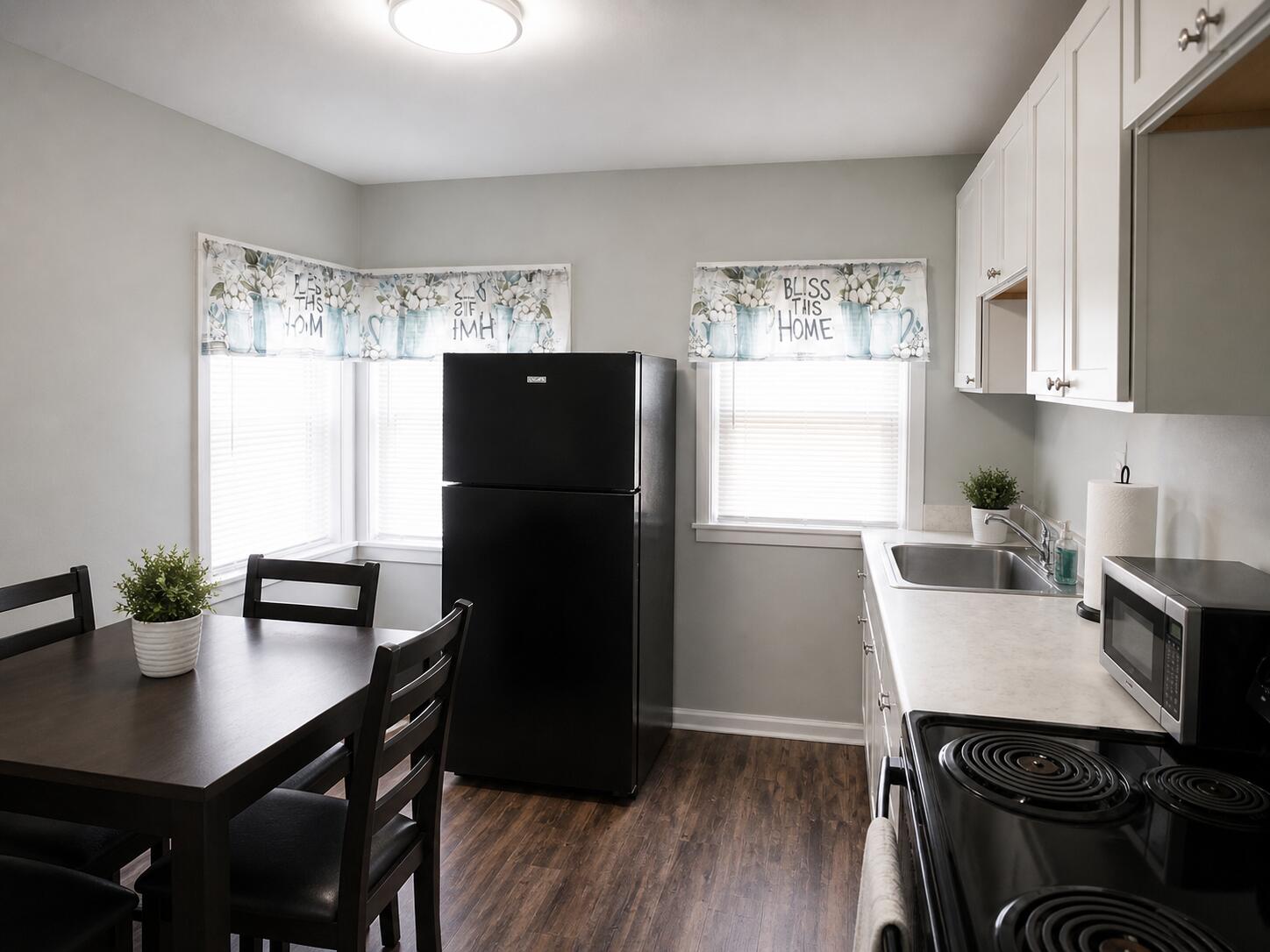 2619 West Linwal Lane Milwaukee, WI 53209 - Photo 12 of 21 33F0A196-244D-4BA0-A78B-75A5EA364EF0