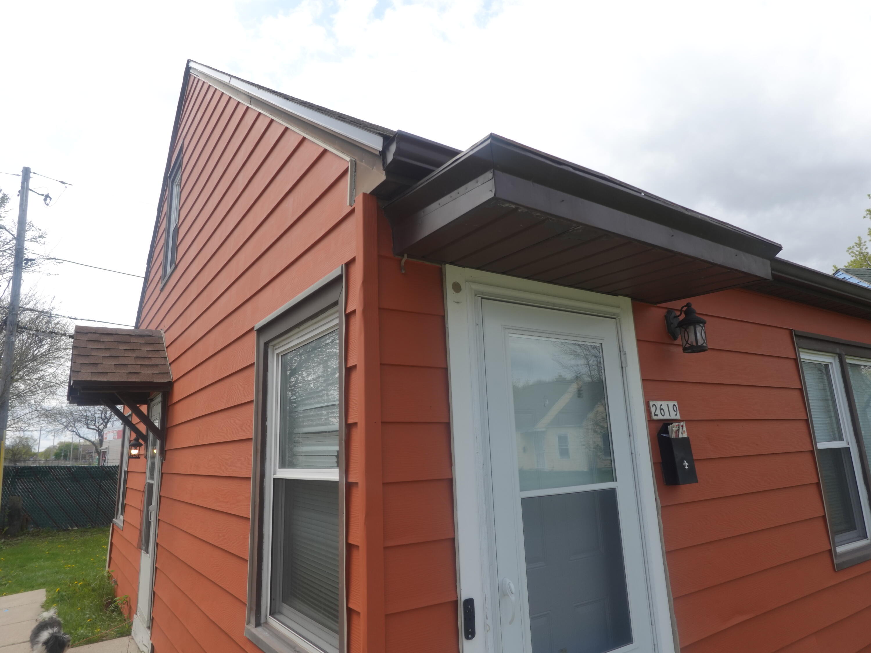 2619 West Linwal Lane Milwaukee, WI 53209 - Photo 2 of 21 DSC00015