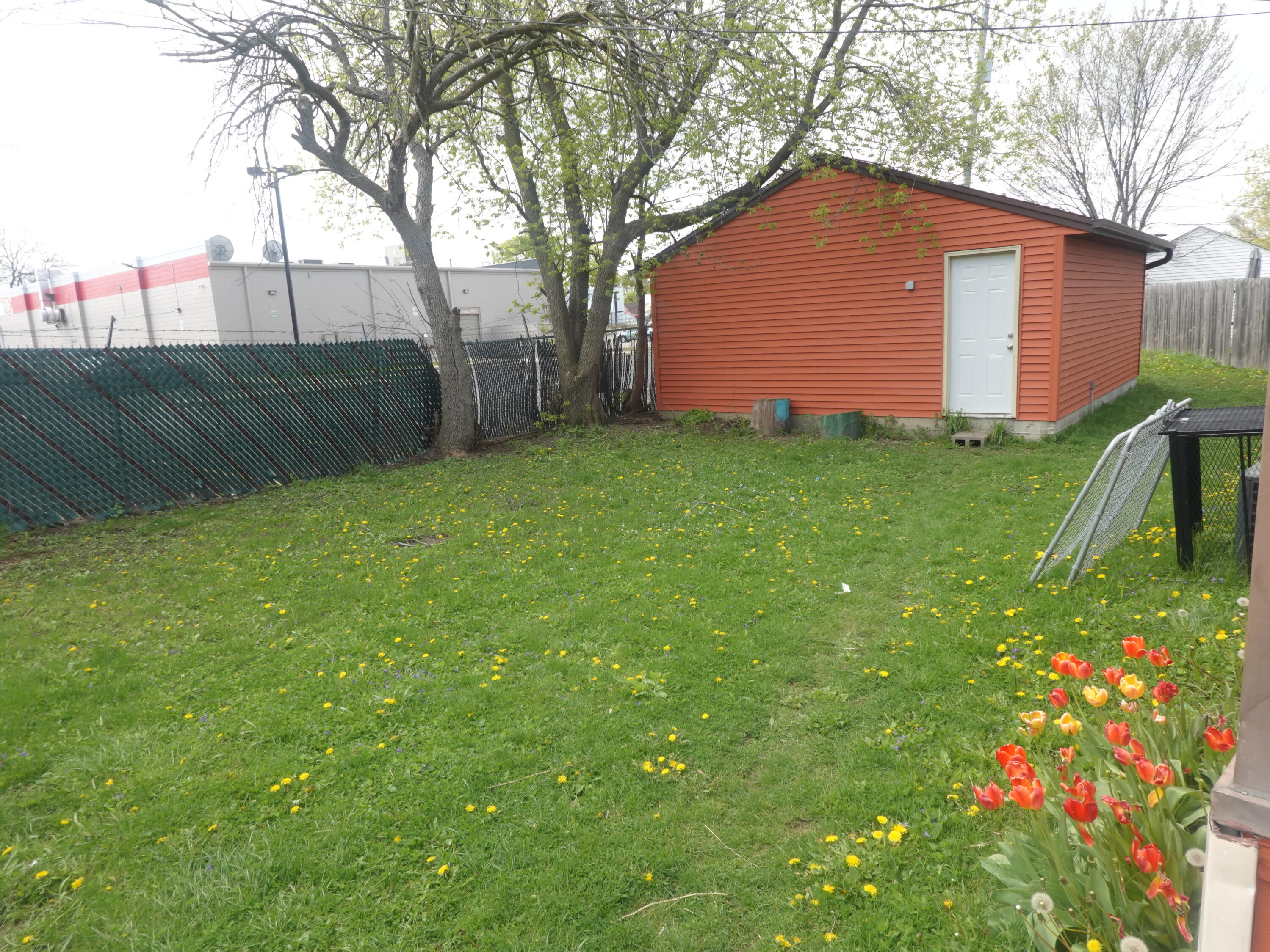 2619 West Linwal Lane Milwaukee, WI 53209 - Photo 3 of 21 DSC00016