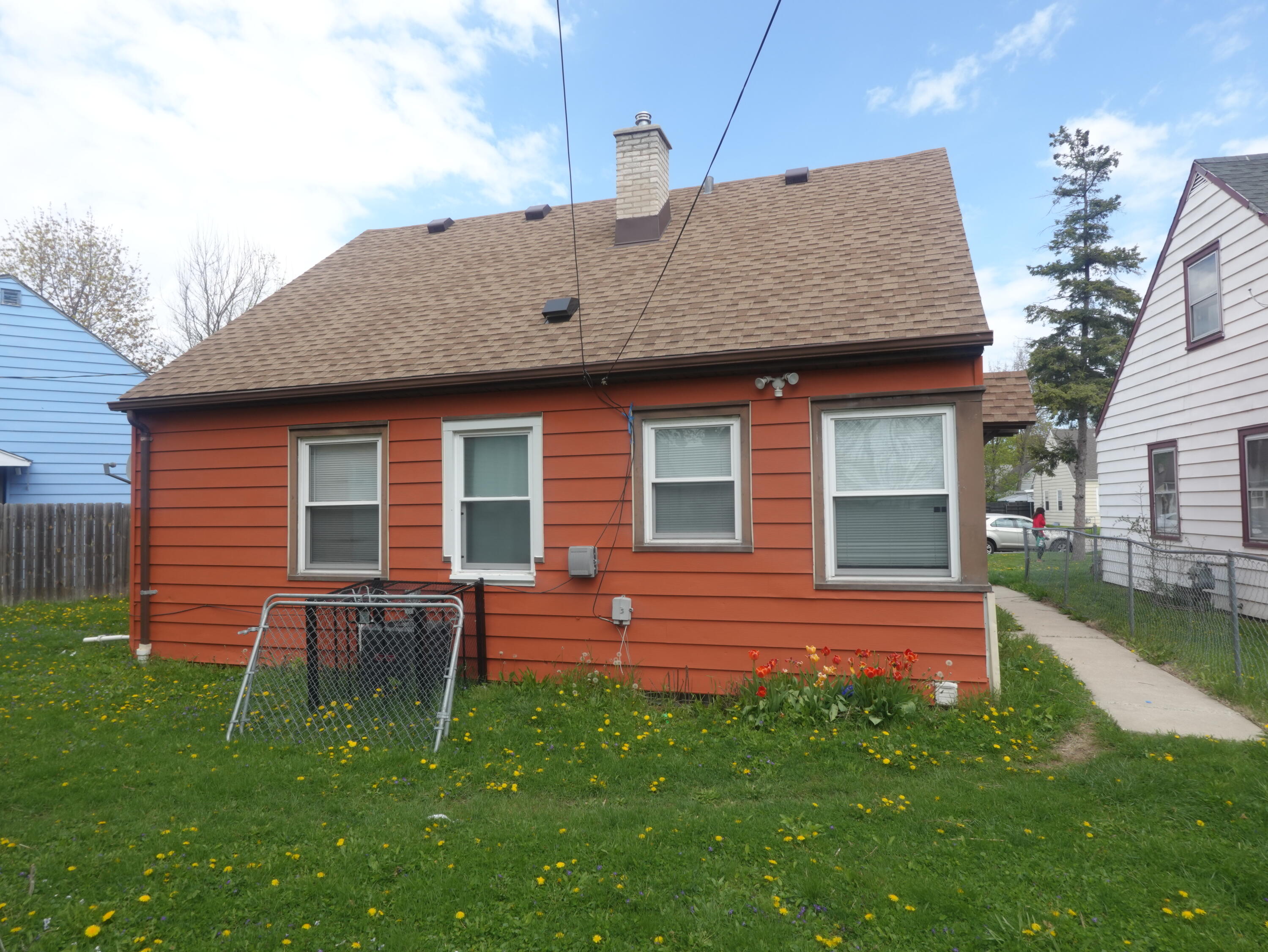2619 West Linwal Lane Milwaukee, WI 53209 - Photo 4 of 21 DSC00017