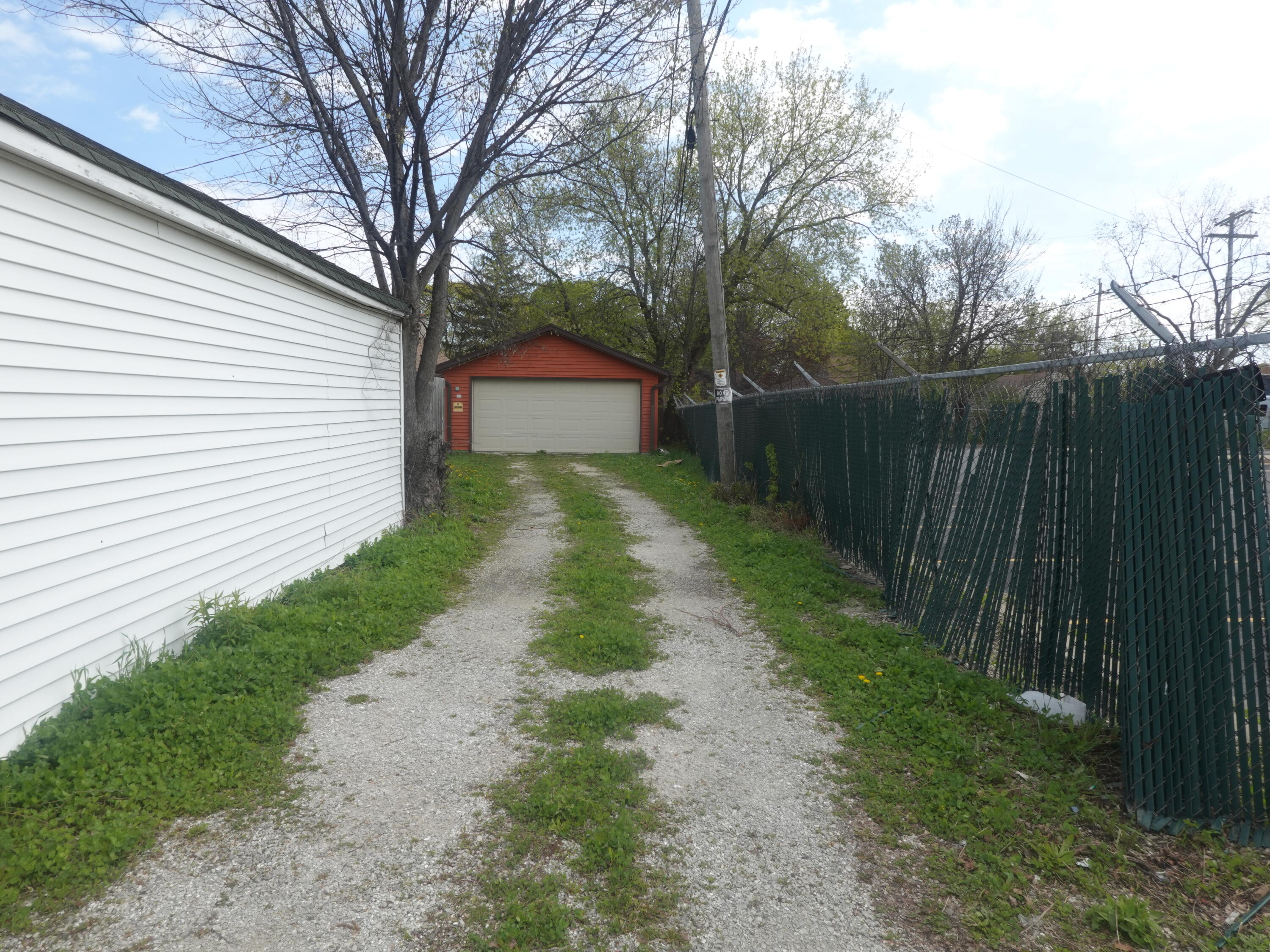 2619 West Linwal Lane Milwaukee, WI 53209 - Photo 8 of 21 DSC00021