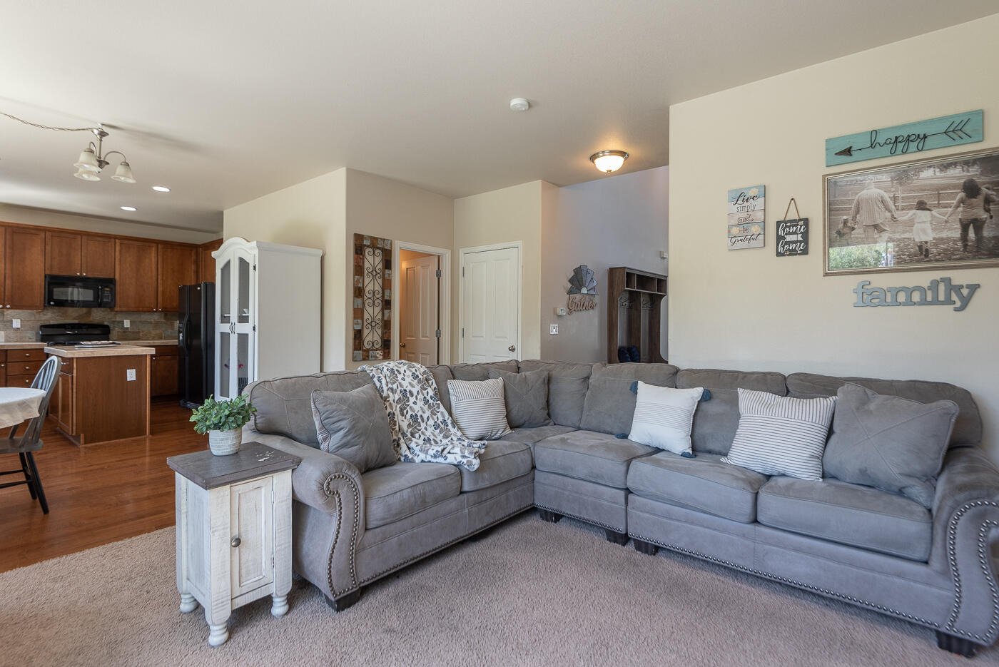 2664 Southwest 50th Street Redmond, OR 97756 - Photo 6 of 25 50th_Chris-22