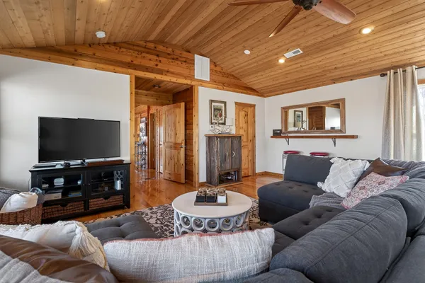 $599,900 | 300 Crest Drive, Smithville, TN 37166