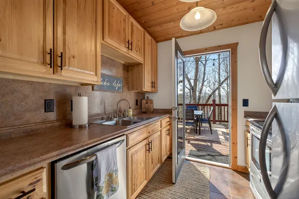 $599,900 | 300 Crest Drive, Smithville, TN 37166