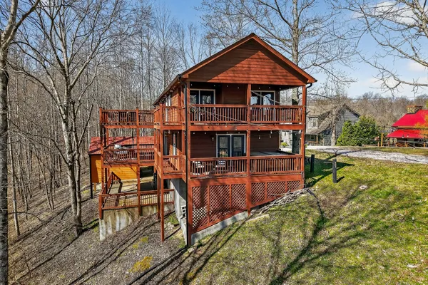 $599,900 | 300 Crest Drive, Smithville, TN 37166