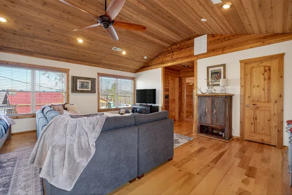 $599,900 | 300 Crest Drive, Smithville, TN 37166