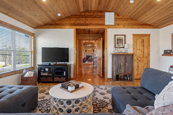 $599,900 | 300 Crest Drive, Smithville, TN 37166