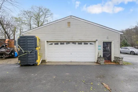 $999,000 | 118 Firefighters Memorial Drive, Fort Montgomery, NY 10922