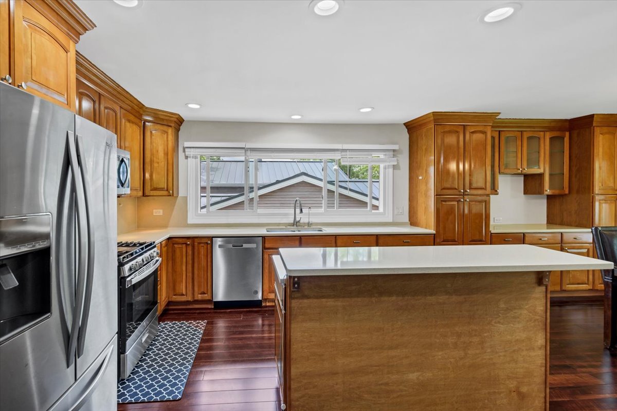 1820 Claremont Road Hoffman Estates, IL 60169 - Photo 10 of 33