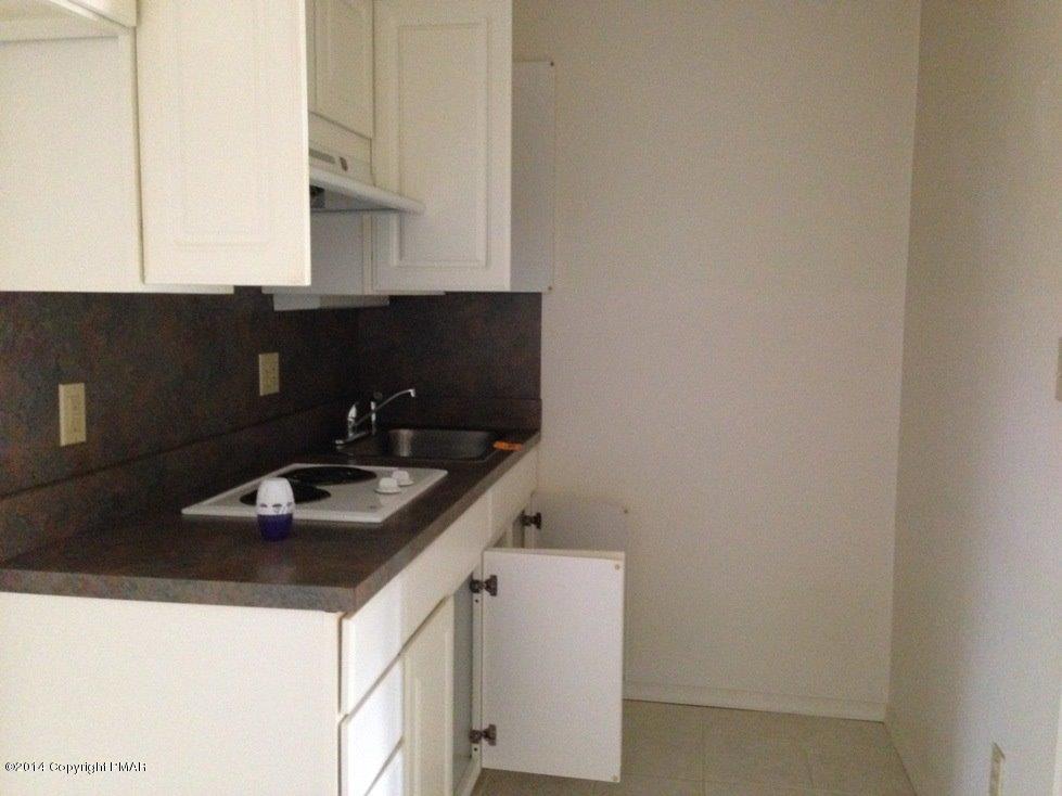 189 Magic Mountain Road Henryville, PA 18332 - Photo 14 of 16 LL Kitchen