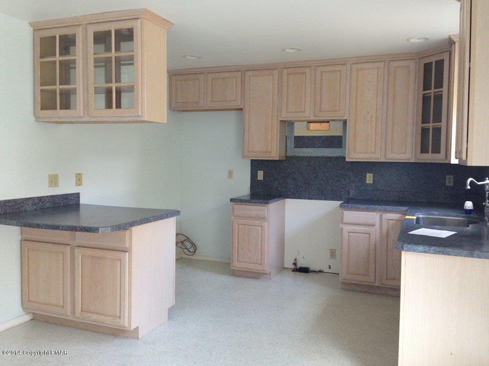 189 Magic Mountain Road Henryville, PA 18332 - Photo 7 of 16 Kitchen