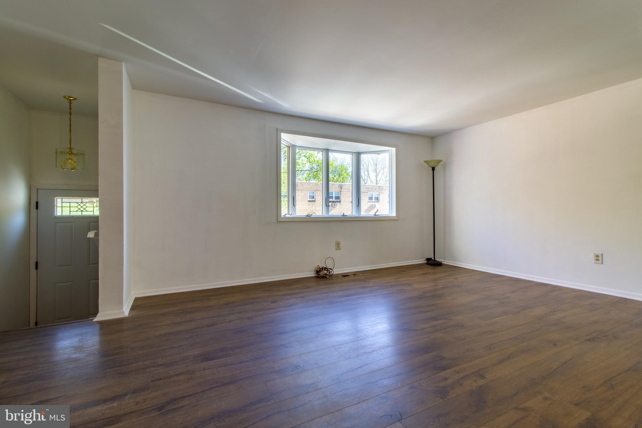 11716 Telfair Road Philadelphia, PA 19154 - Photo 4 of 23 Gallery Image 4