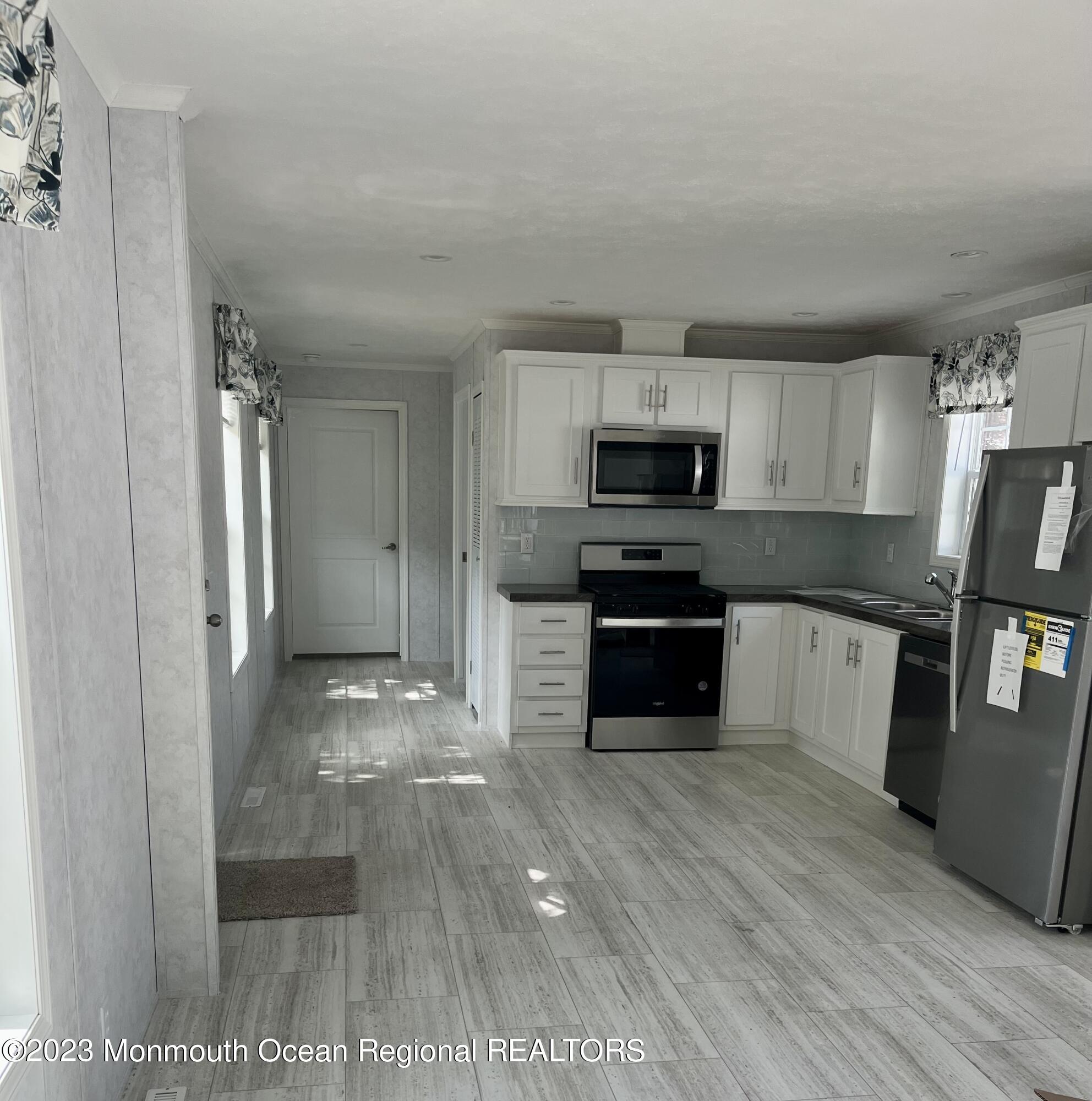 6 C Trail Brick, NJ 08724 - Photo 8 of 17 kitchen:hall