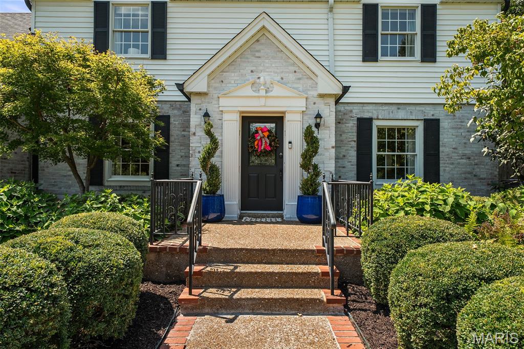 1289 Lay Road Ladue, MO 63124 - Photo 1 of 57 Gallery Image 1