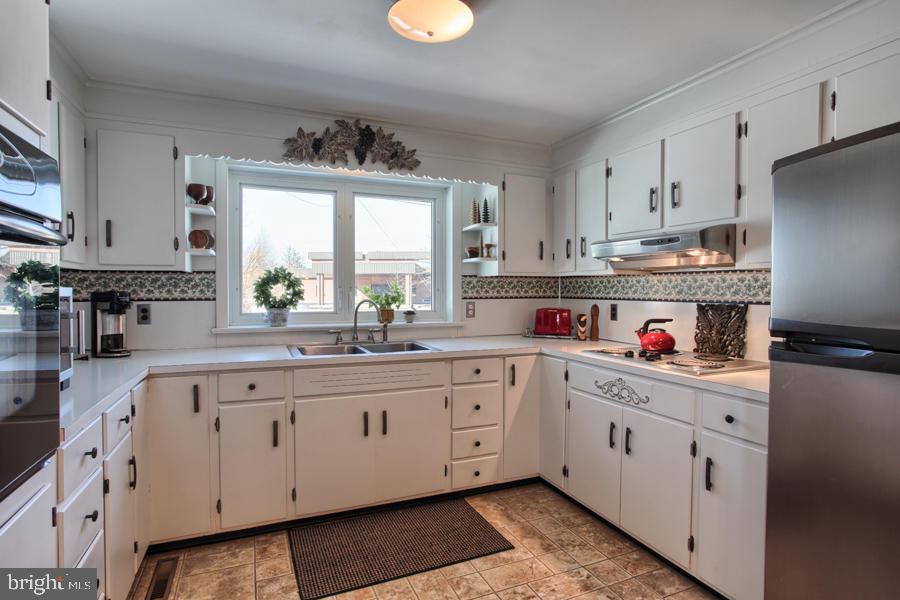1790 Rohrerstown Road Lancaster, PA 17601 - Photo 15 of 38