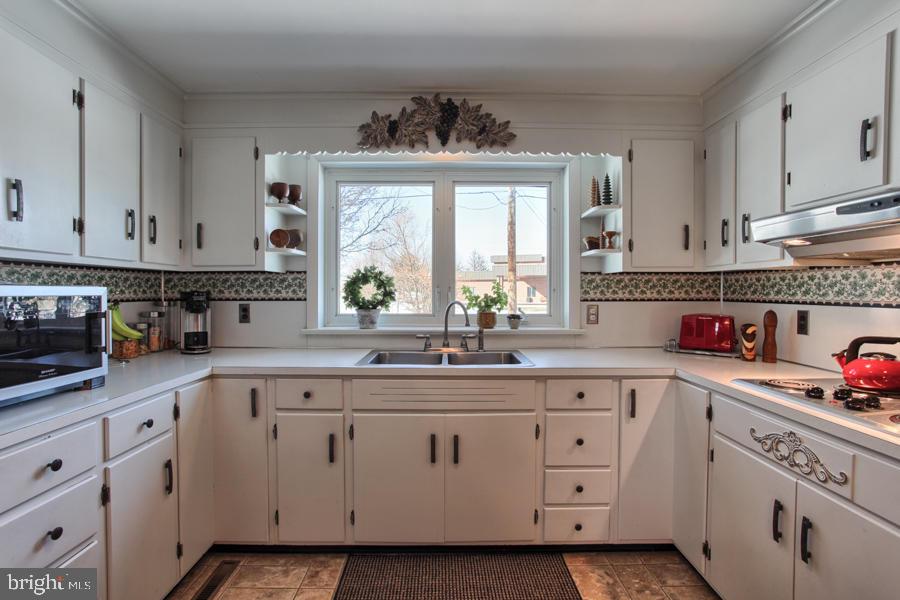 1790 Rohrerstown Road Lancaster, PA 17601 - Photo 17 of 38
