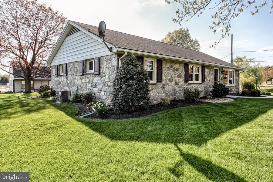 1790 Rohrerstown Road Lancaster, PA 17601 - Photo 4 of 38