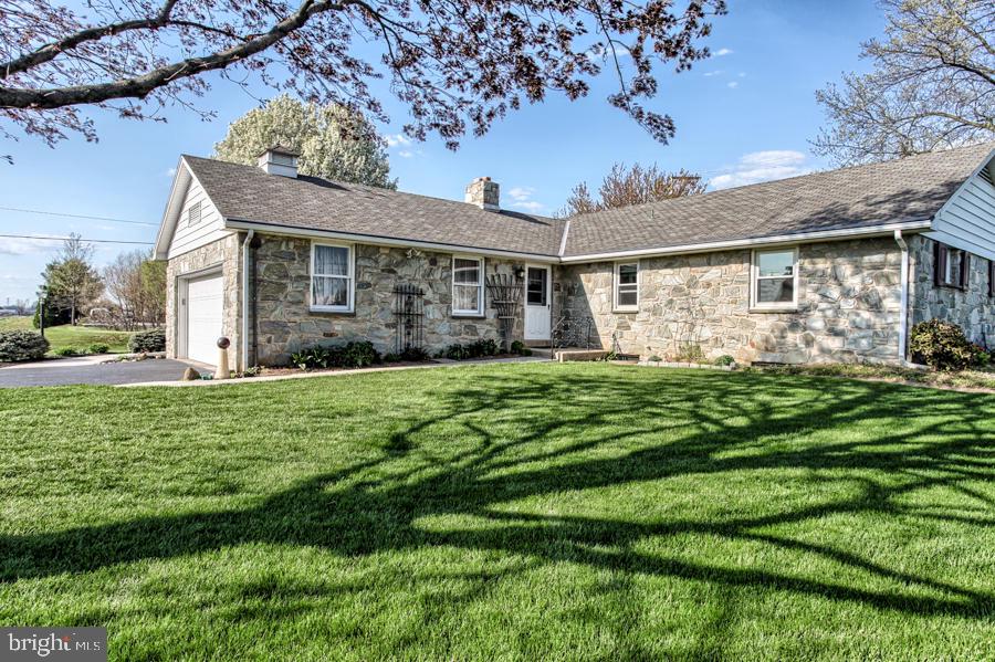 1790 Rohrerstown Road Lancaster, PA 17601 - Photo 7 of 38