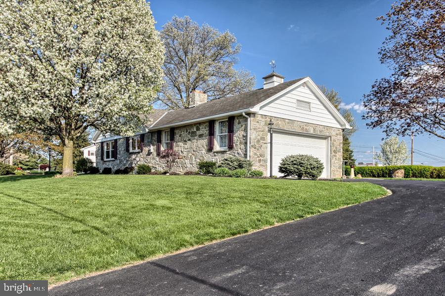 1790 Rohrerstown Road Lancaster, PA 17601 - Photo 8 of 38