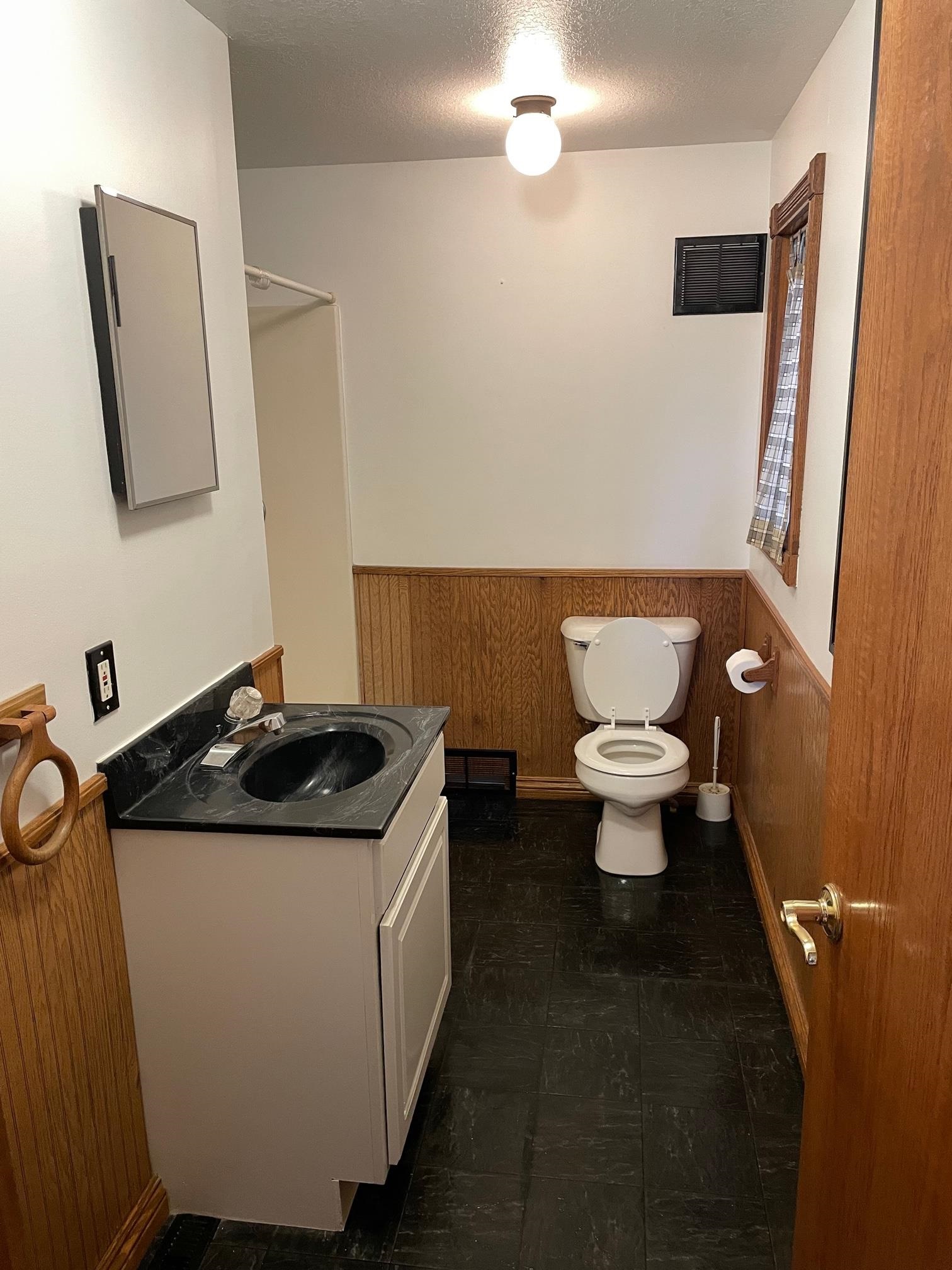 957 West Adams Road St. Louis, MI 48880 - Photo 7 of 20 1899432-6.JPG