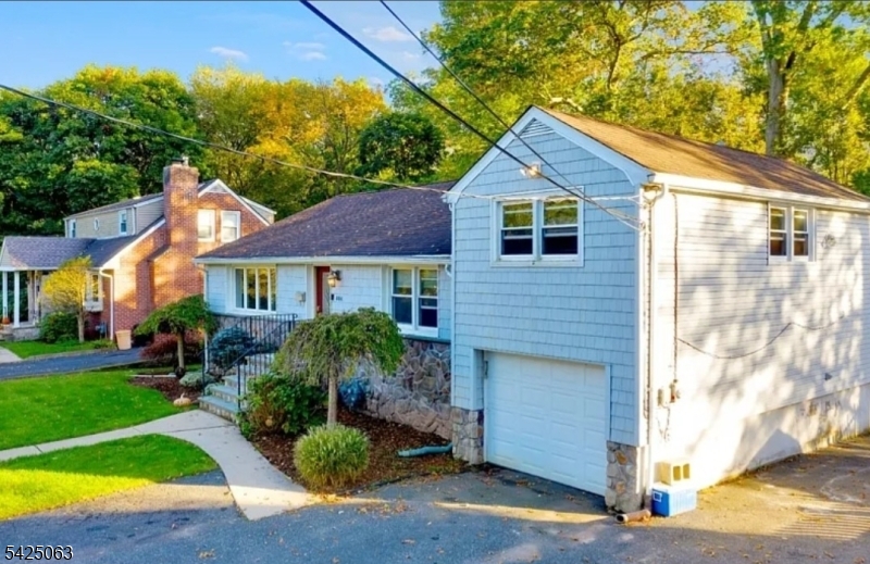 684 Spring Avenue Ridgewood, NJ 07450 - Photo 5 of 14