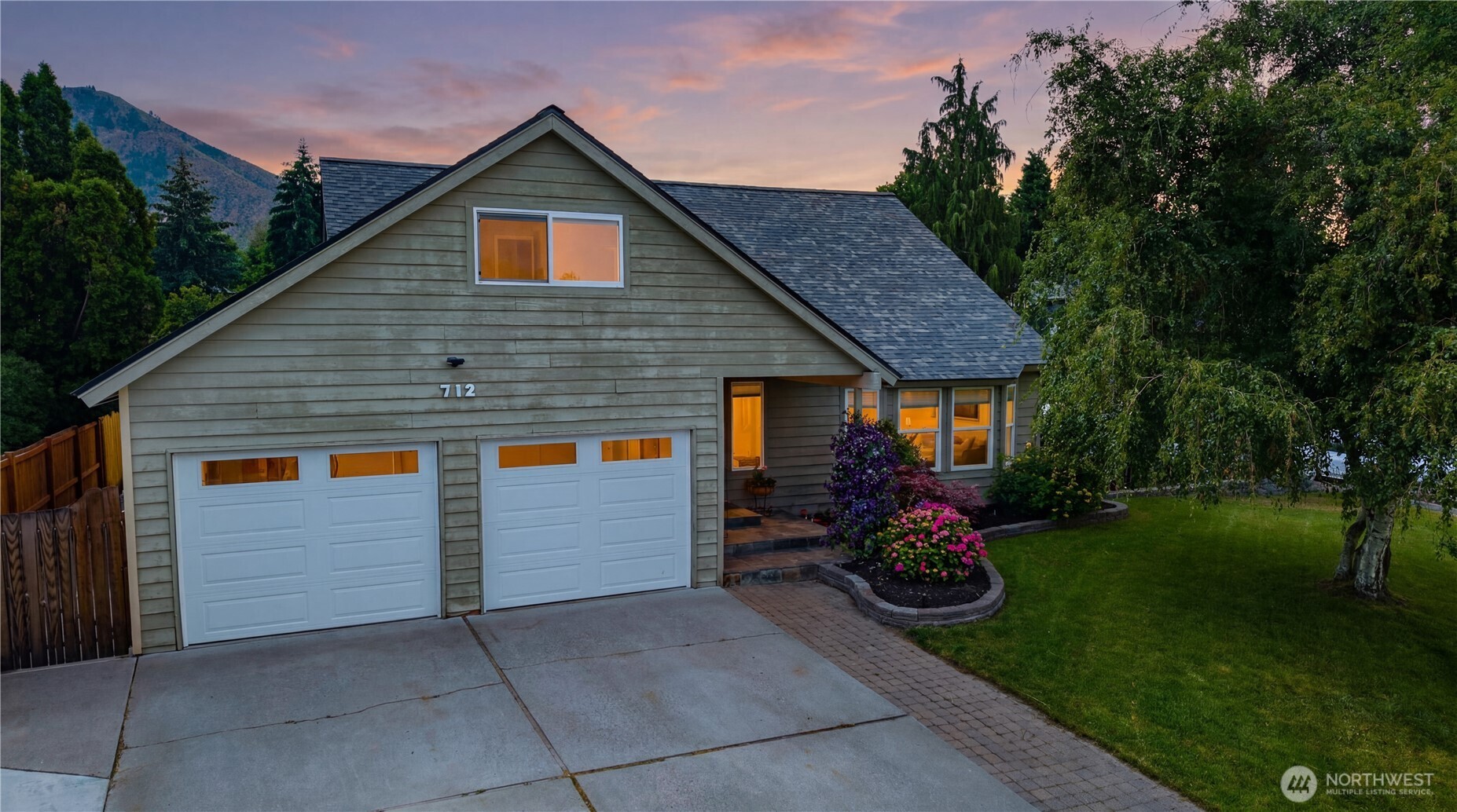 712 Lambert Street Wenatchee, WA 98801 - Photo 4 of 39