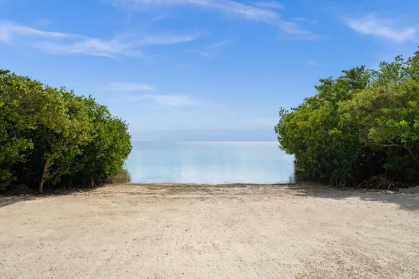 $6,750,000 | 83407 Old Highway, Islamorada, FL 33036